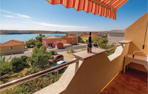 Gorgeous Apartment In Dinjiska With Wifi